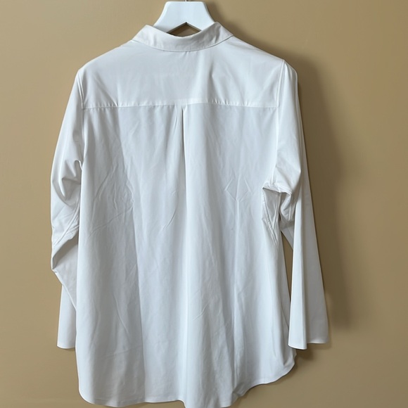 Athleta Cream Button Down Shirt polyester/spandex blend. 1x - Picture 2 of 9